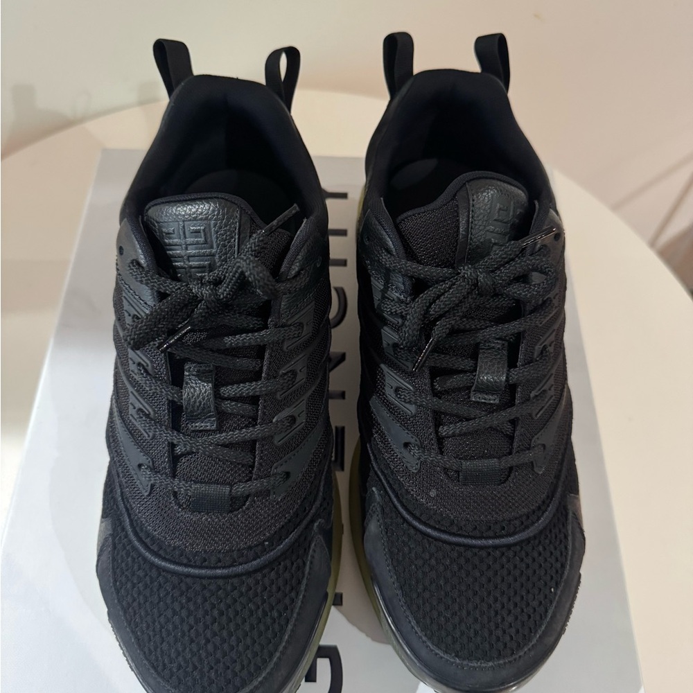Givenchy Giv 1 sz 42(9)